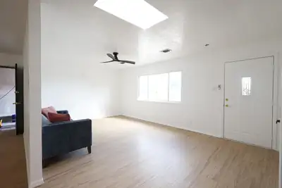 700 Tomasita Street NE, Albuquerque, NM 87123 
