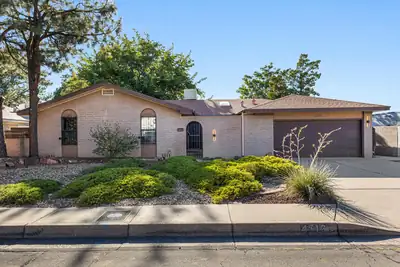 4513 Andrew Drive NE 