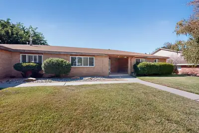 12412 Casa Grande Avenue NE 