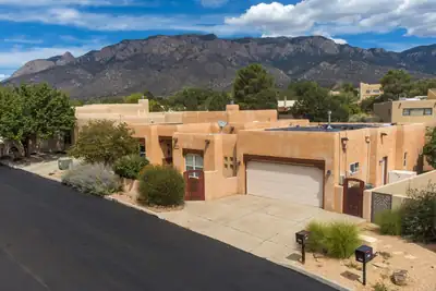 1607 Quailwood Drive NE, Albuquerque