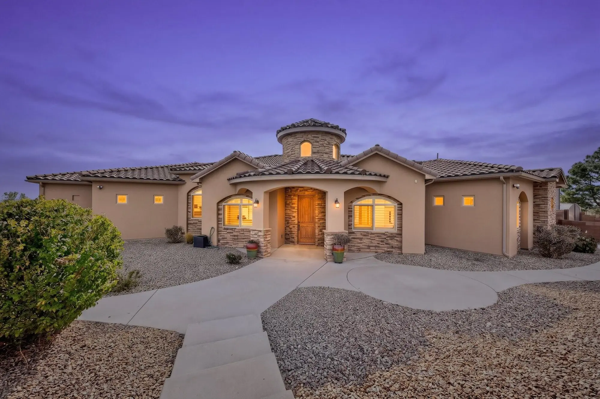 423 Cenaroca Court NE