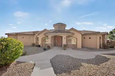 423 Cenaroca Court NE 