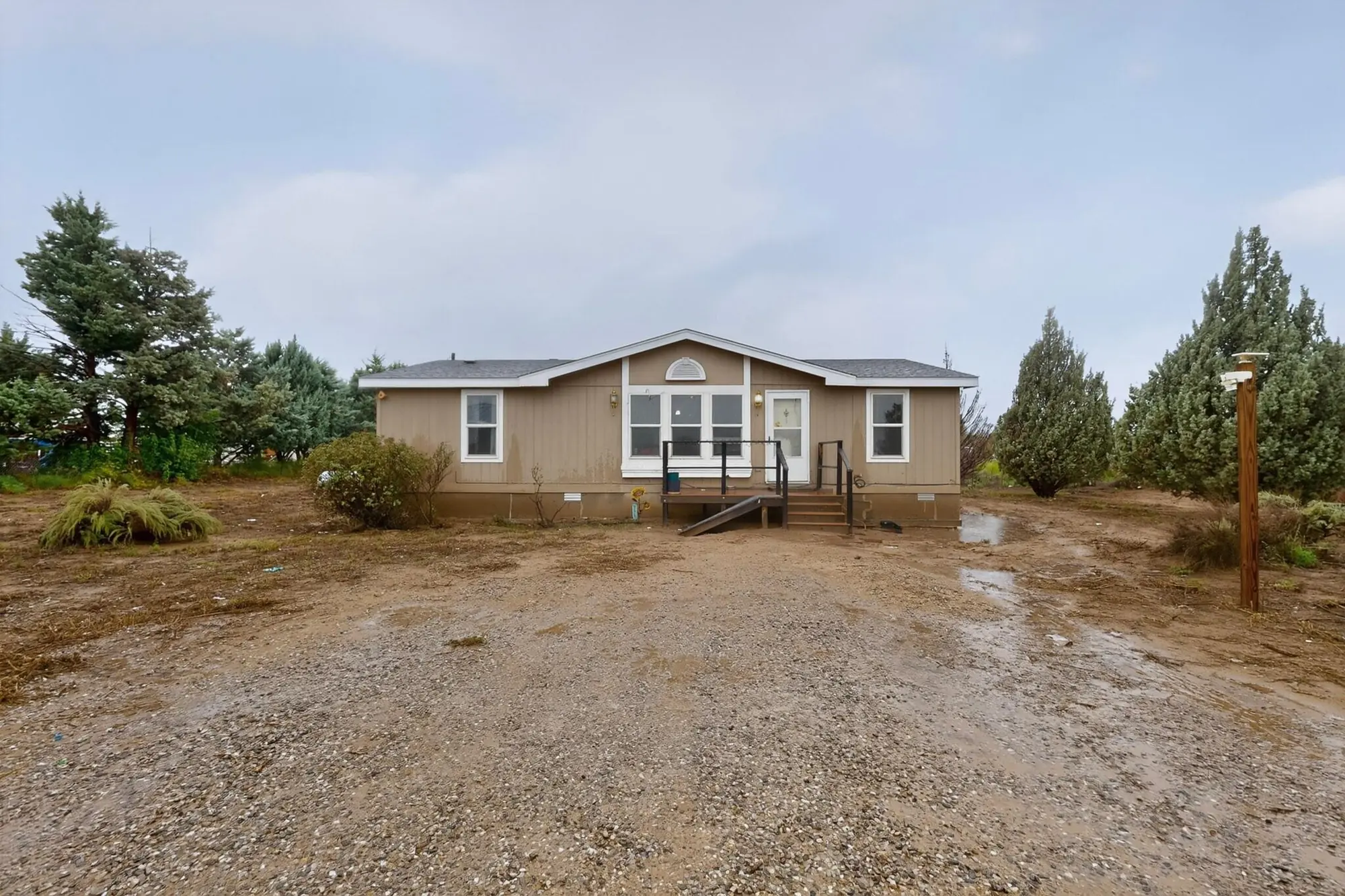 87 Amy Road, Los Lunas, NM 87031