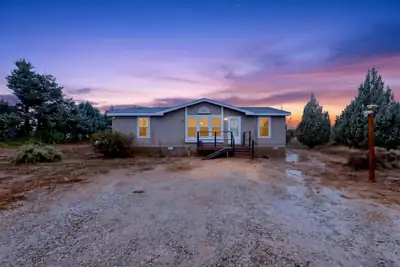 87 Amy Road, Los Lunas, NM 87031 
