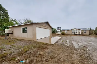 87 Amy Road, Los Lunas, NM 87031 