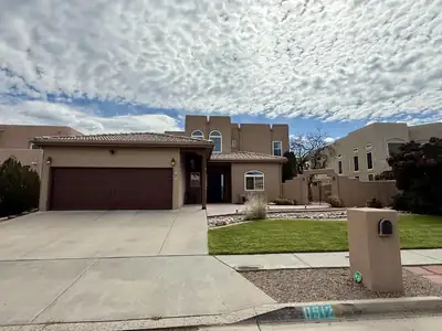 8512 Vina Del Sol Drive NE 