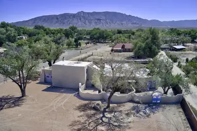 250 Moongate Road, Corrales 