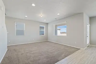 2424 Eglisfield Loop NE 
