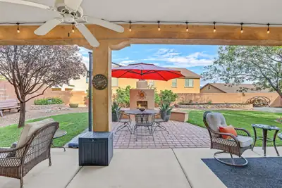 42 Los Miradores Drive NE 