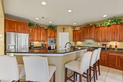 42 Los Miradores Drive NE 