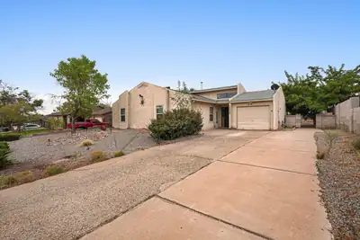 451 Stallion Road SE, Rio Rancho 