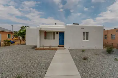 527 Gene Avenue NW, Albuquerque