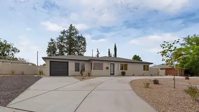 2438 Hendola Drive NE 