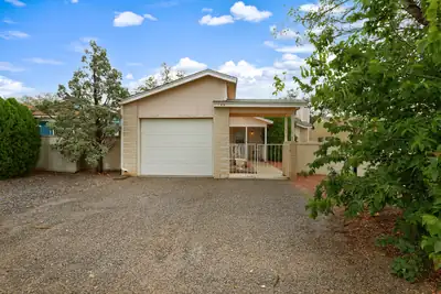 166 Coral Drive NE, Rio Rancho 