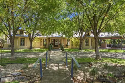 280 Del Norte Court, Bosque Farms, NM 87068 
