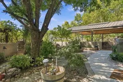 280 Del Norte Court, Bosque Farms, NM 87068 