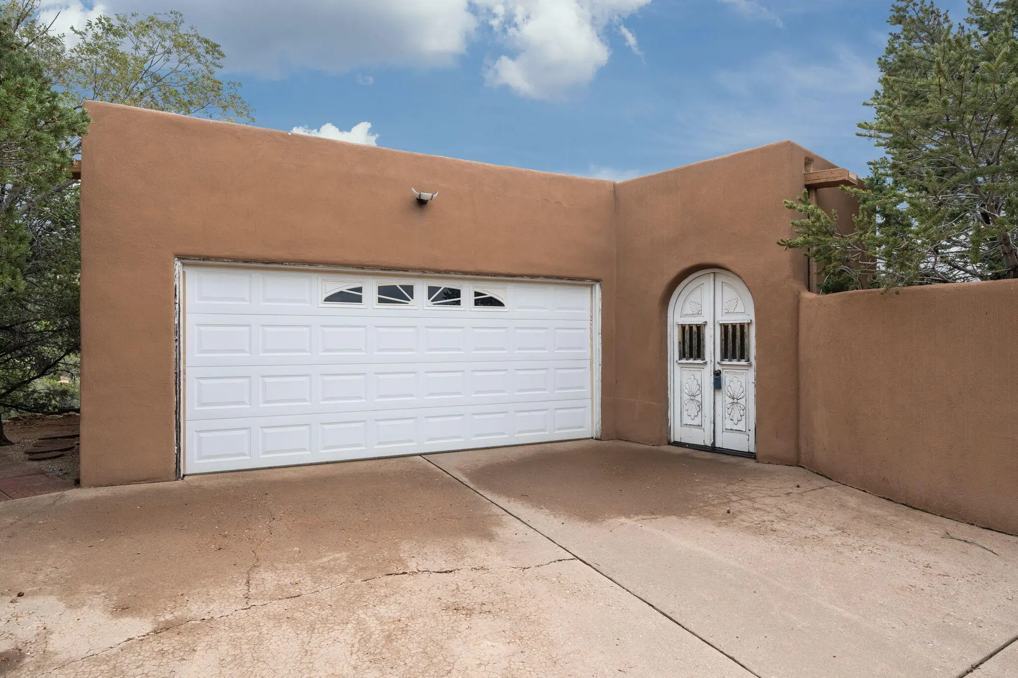 689 Gonzales Road