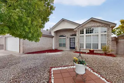7204 Sol Poniente Road NW 
