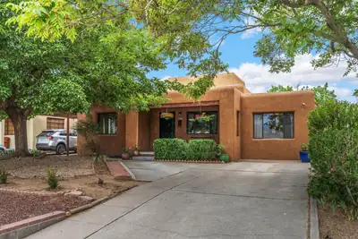 1907 Anderson PL SE 