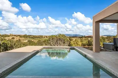 9 Tamarisk Trail 