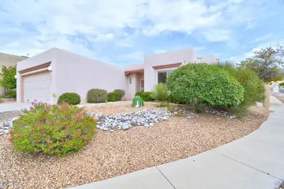 6404 Sage Point Court NE, Albuquerque, NM 87111 