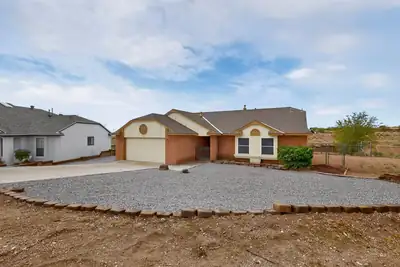 729 Silver Court NE 