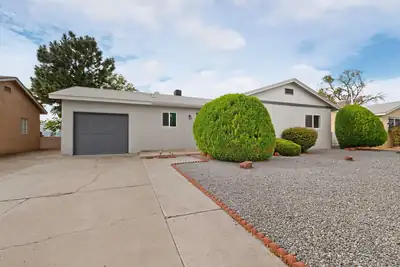 2817 Cardenas Drive NE 