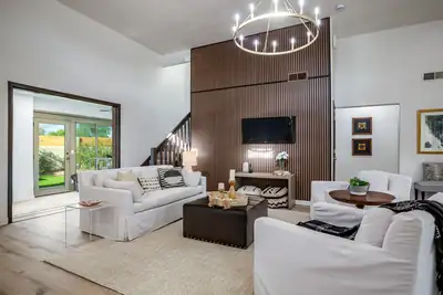 6425 Guadalupe Place NW, Los Ranchos