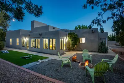 6425 Guadalupe Place NW, Los Ranchos, NM 87107 
