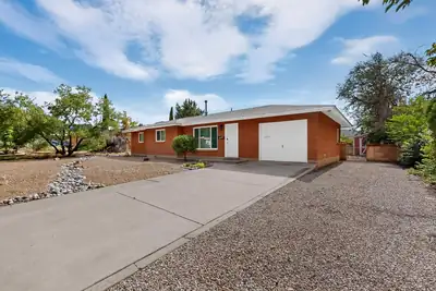 2420 Stevens Drive NE, Albuquerque