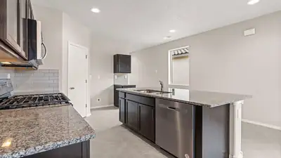 3393 Dijamant Loop SE 