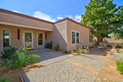 5613 Cometa Court NE 