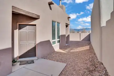 6608 Agave Verde Way NE 