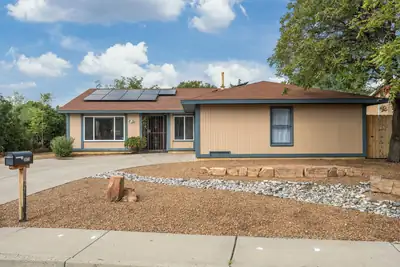 3825 Westerfeld Drive NE 