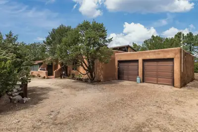 9102 Lynx Loop NE 