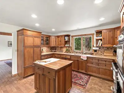 156 Valle Escondido Road, Taos, NM 87571 