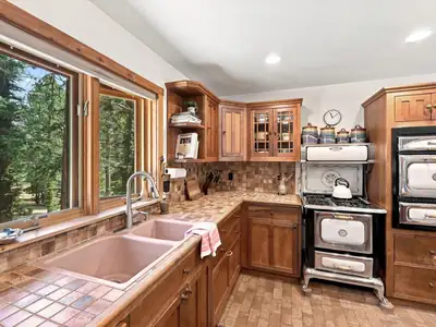 156 Valle Escondido Road, Taos, NM 87571 