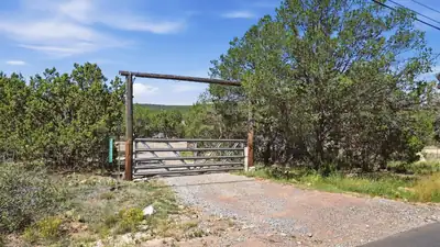4038 Martinez Road, Edgewood, NM 87015 