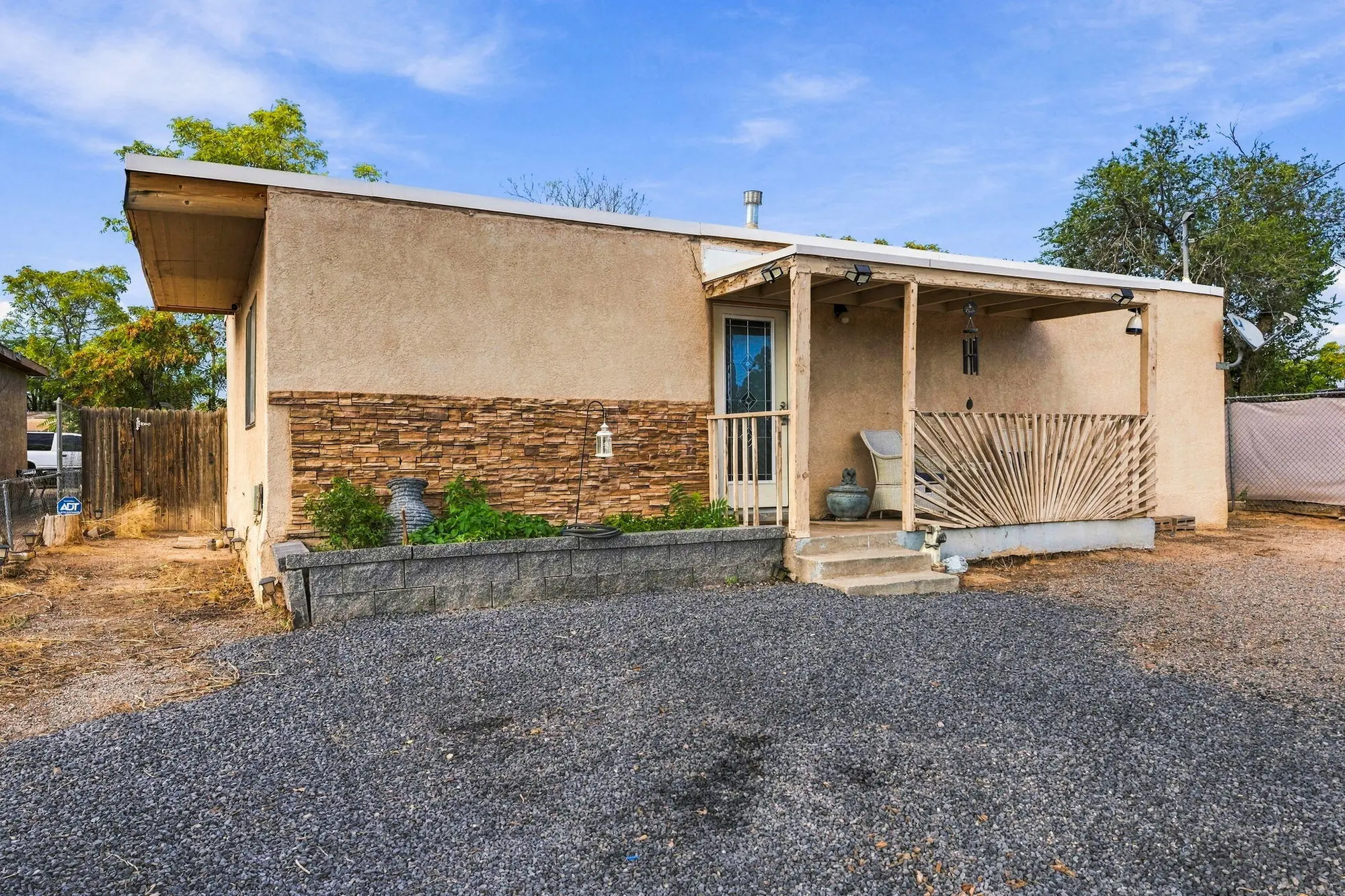 117 Clifton Avenue SE, Albuquerque, NM 87102