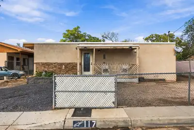 117 Clifton Avenue SE, Albuquerque, NM 87102 