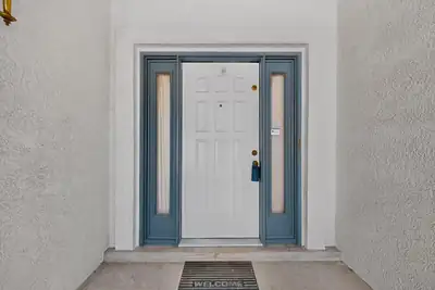 7804 Oakland Avenue NE, Albuquerque, NM 87122 