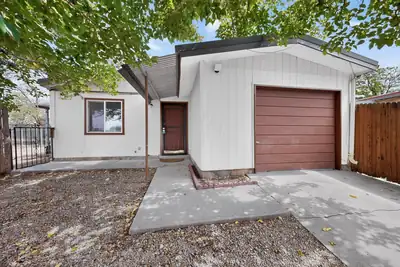 620 Turquoise Court NE, Albuquerque