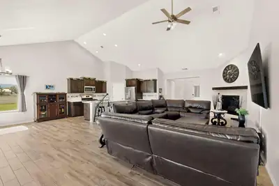 5 Eli Court, Belen, NM 87002 
