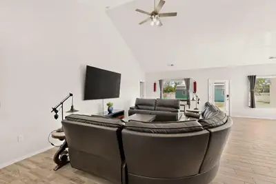 5 Eli Court, Belen, NM 87002 