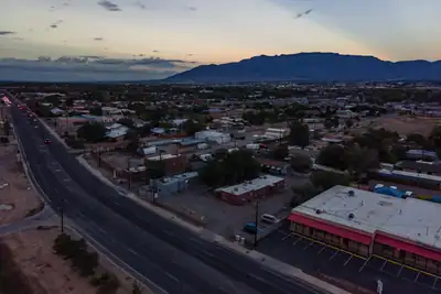 7524 2nd Street NW, Albuquerque, NM 87107 