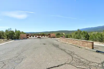 2 Broken Arrow Place, Sandia Park, NM 87047 