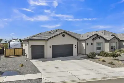 7712 Majesty Court NW, Albuquerque, NM 87107 