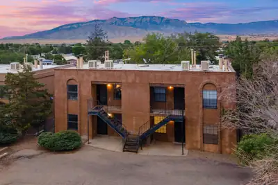 1000 Meadowlark Court SE, Rio Rancho 
