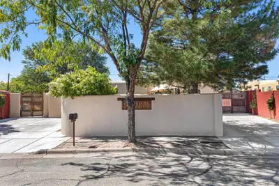 1002 Calle Margarita, Santa Fe, NM 87507 