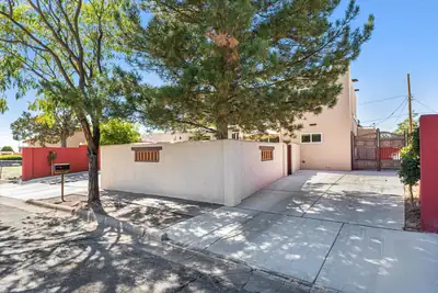 1002 Calle Margarita, Santa Fe, NM 87507 